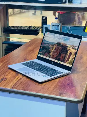 New Laptop HP EliteBook 840 G5 8GB Intel Core I5 SSD 256GB