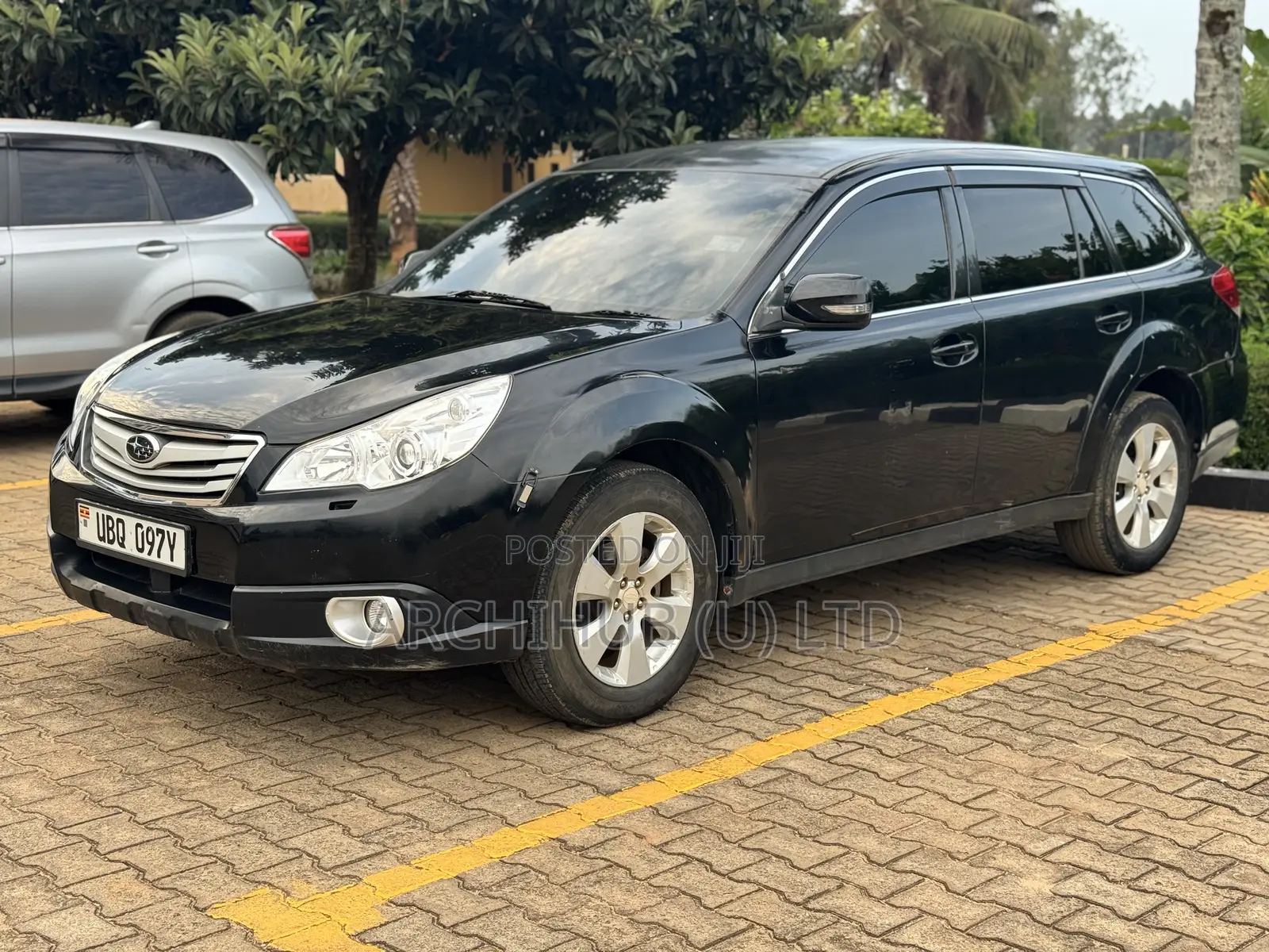 Subaru Outback 2.5i Premium 2011 Black