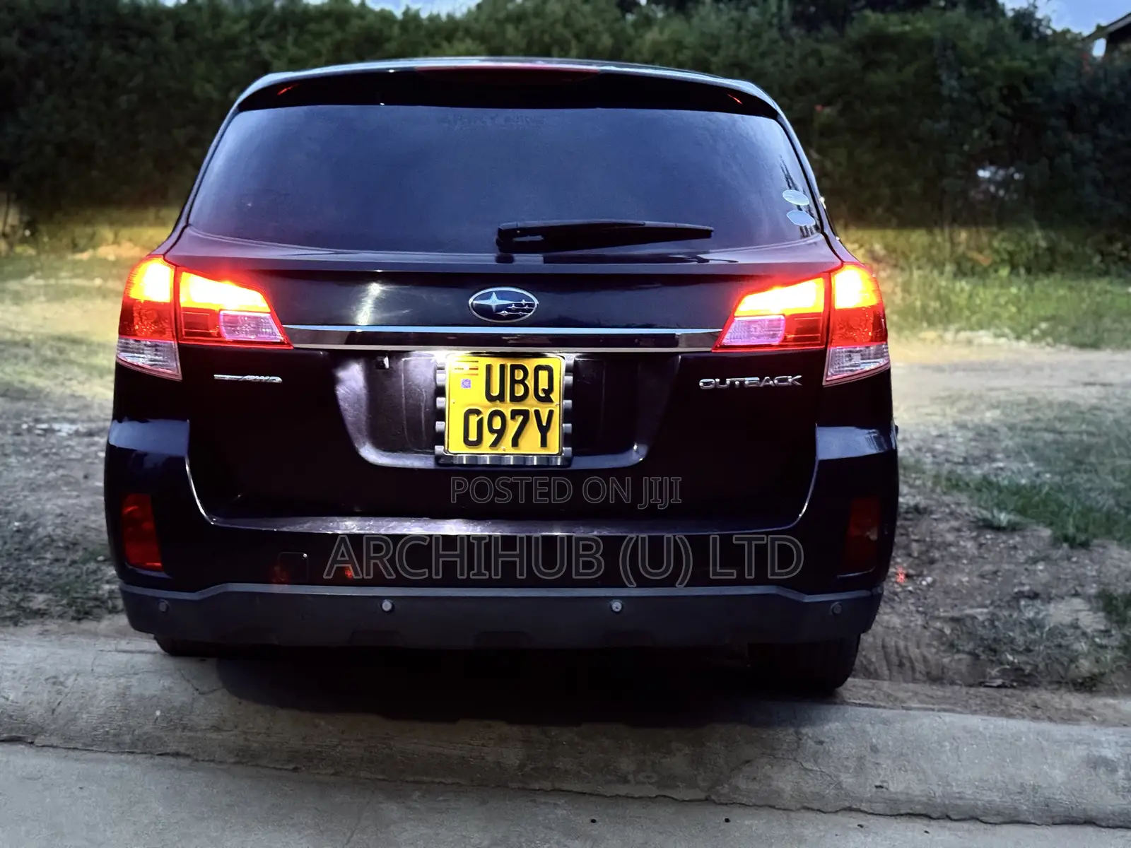 Subaru Outback 2.5i Premium 2011 Black