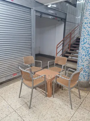 Cafés Plastic Table and Chairs Plastic Table and Chairs Set