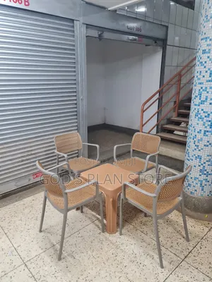 Cafés Plastic Table and Chairs Plastic Table and Chairs Set