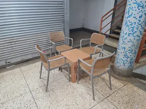 Cafeteria Plastic Table and Chairs Plastic Table and Chairs Set