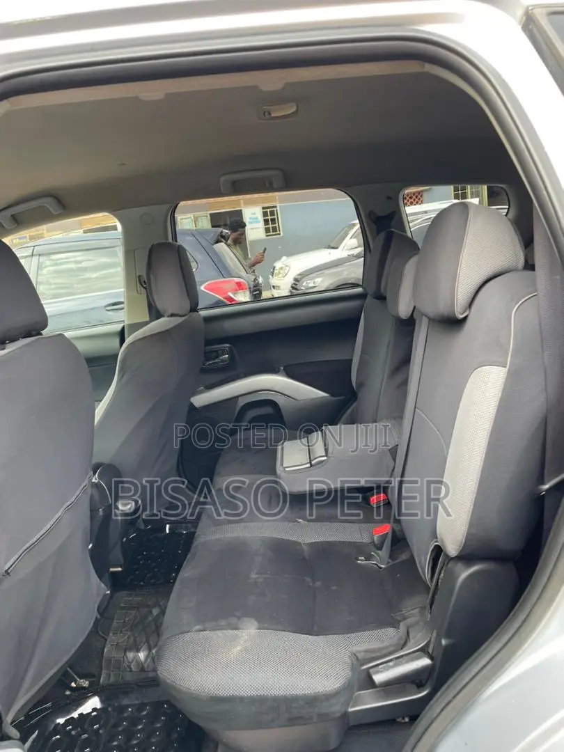 Mitsubishi Outlander 2010 Gray