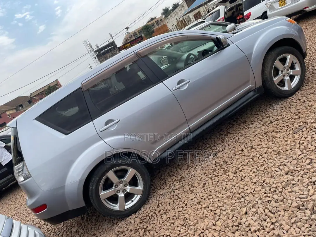 Mitsubishi Outlander 2010 Gray