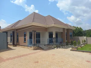 Furnished 4bdrm House in Kira for sale