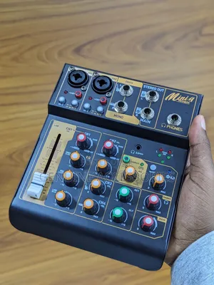 Mini 4 Mixer Professional Sound Card