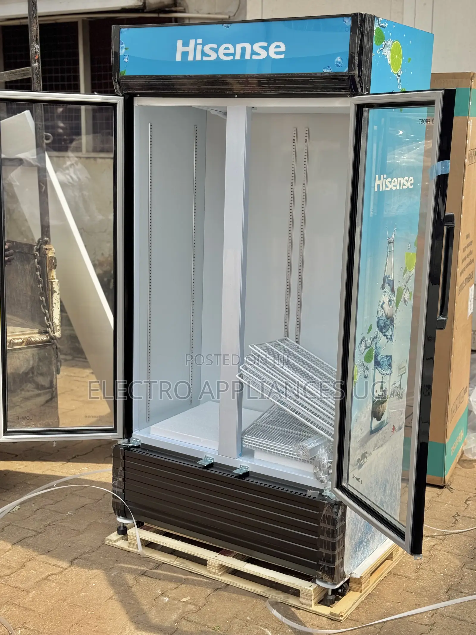 Hisense 810litres Chiller