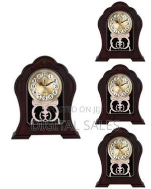 Limitation Solid Wood Clock Table Clock