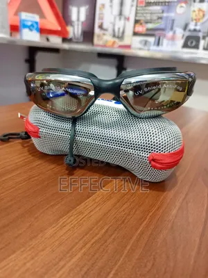 Speeds Swimming Goggles.