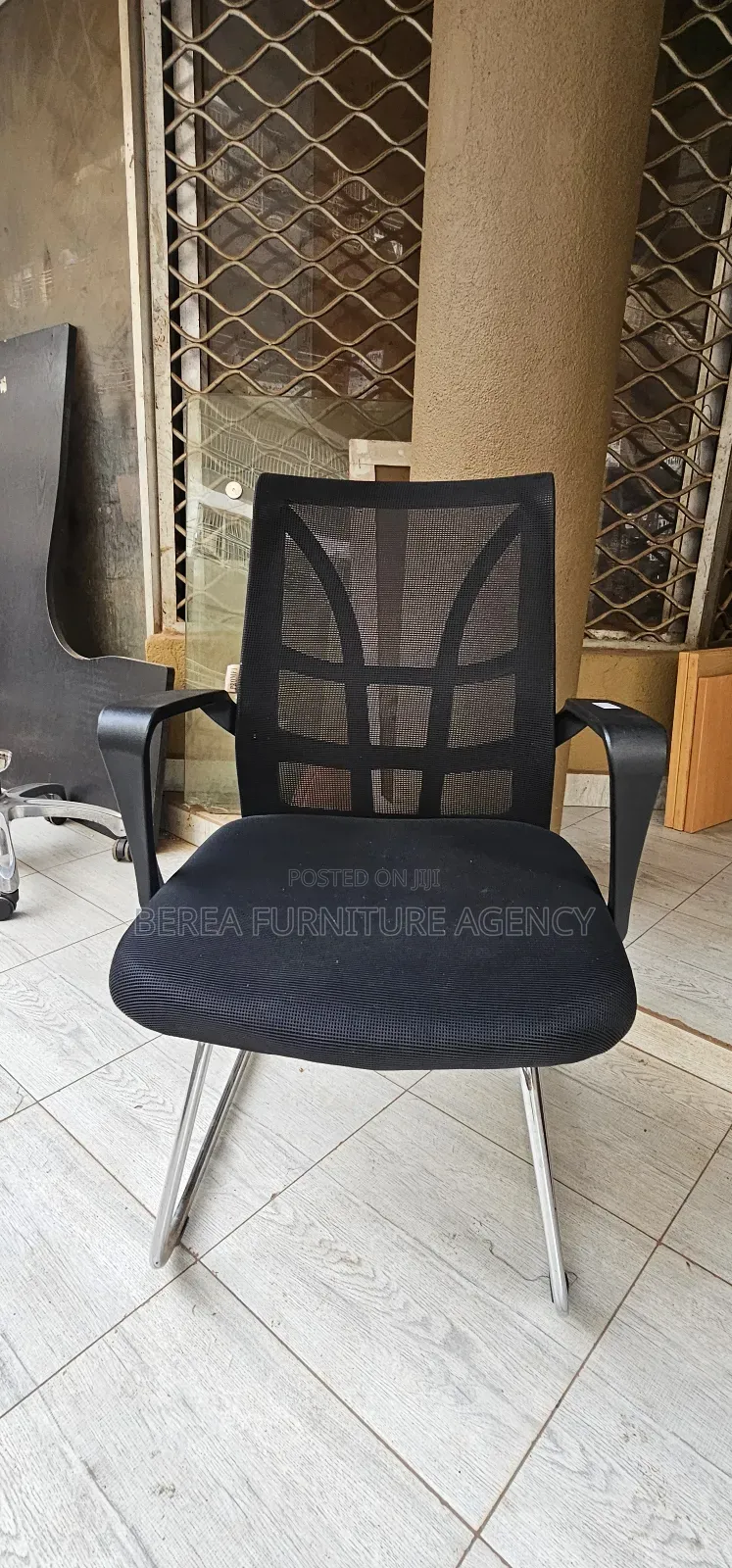 Static Mesh Non Adjustable Height Office Chair