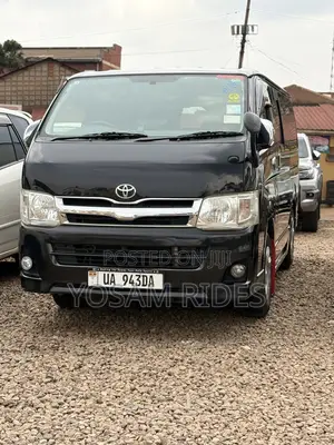 Toyota HiAce 2011 Black