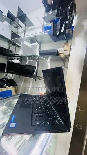 Laptop Dell Latitude 7390 8GB Intel Core i5 SSD 256GB
