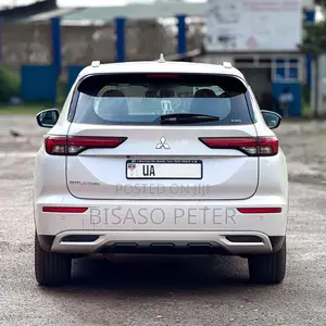 Mitsubishi Outlander 2025 White