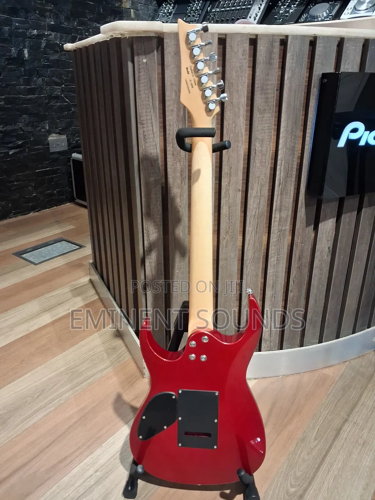 Explorer Electric Guitar Lg5s