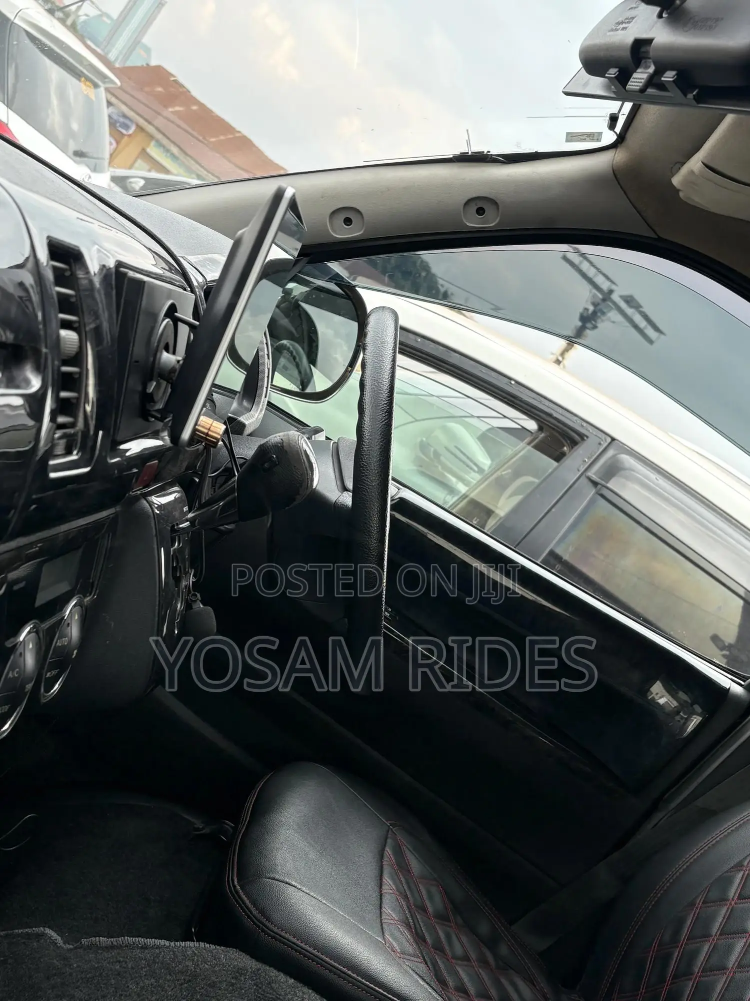 Toyota HiAce 2011 Black