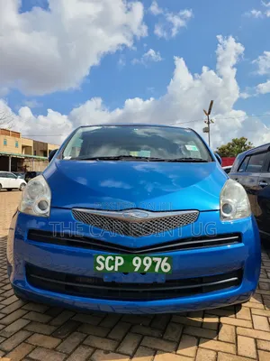 Toyota Ractis 1.3 FWD 2010 Blue