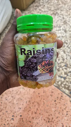 Deluxe Golden Raisins - 250g Healthy Snack, Naturally Sweet
