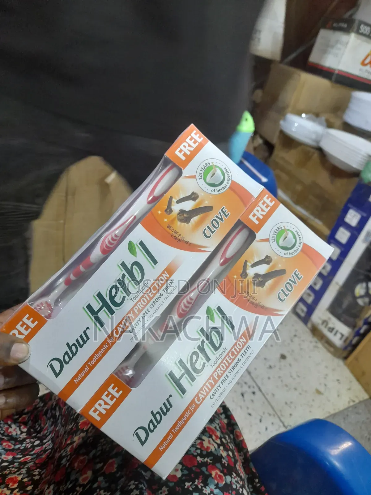 Its Dabur Herbi Clove Tooth Paste 6 Pices