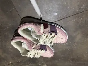 Canvas Sneaker