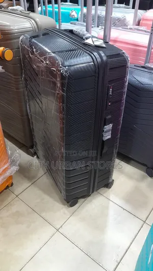 4 Wheels Black Colour Suitcases