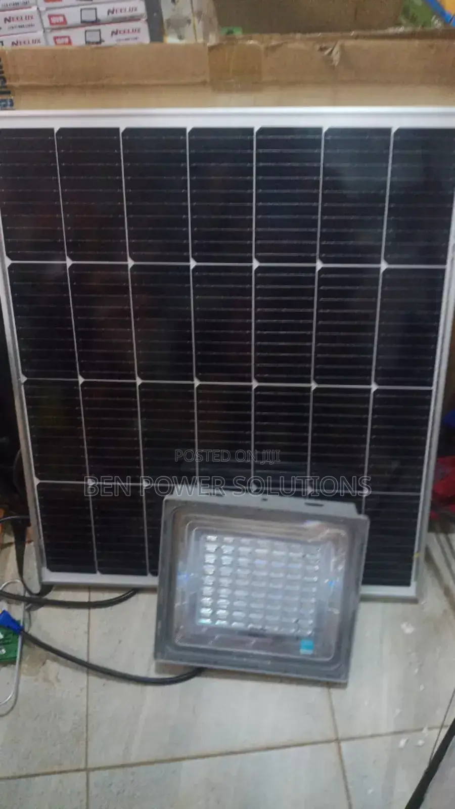 400w Blue Carbon Solar Floodlight