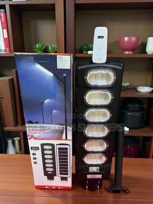 All Top 300w Dusk-to-Dawn Solar Street Light
