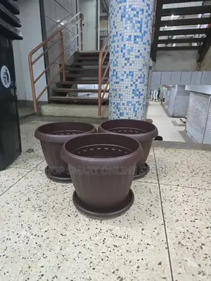 Coffee Brown Plastic Flower Pots