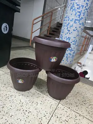 Selective Plastic Flower Pots Selective Plastic Flower Pots