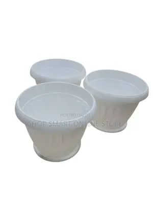 Grounded Plastic Flower Pots Grounded Plastic Flower Pots