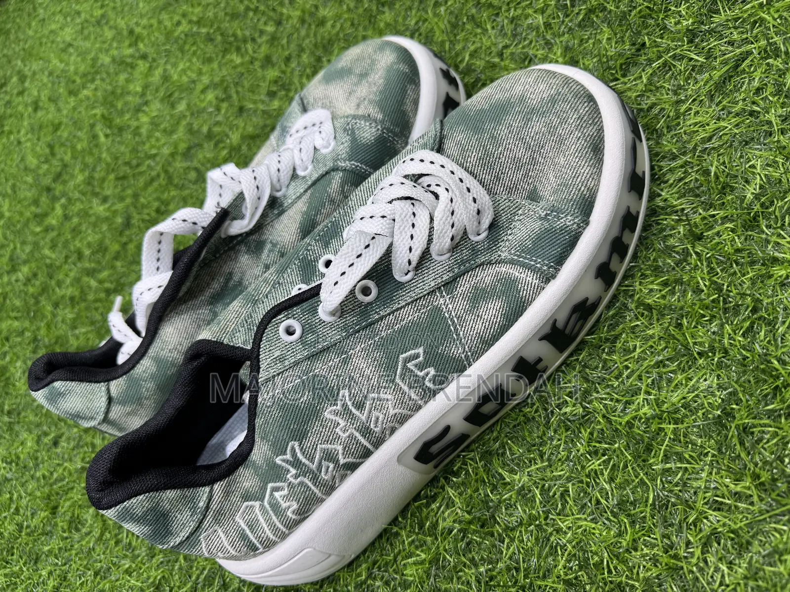 Titoned Sneaker