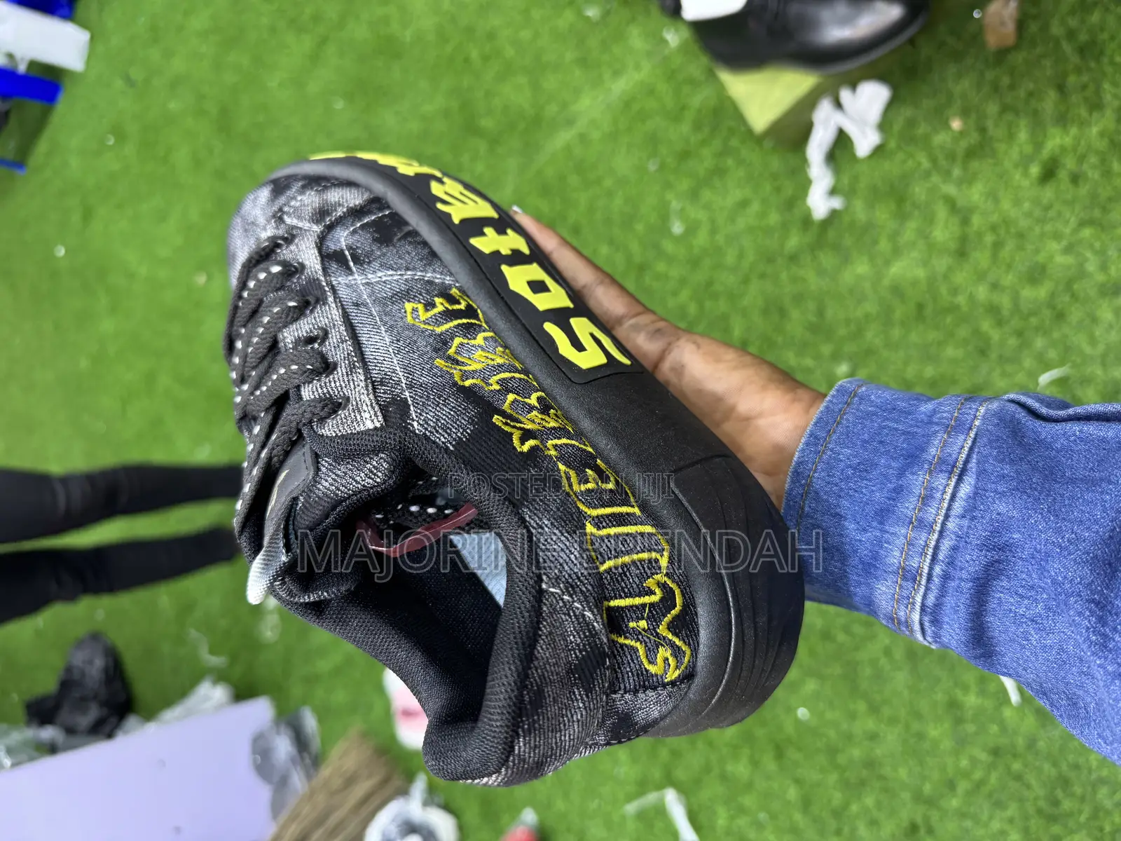 A Multi Black Sneaker