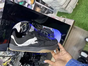 Puma Black Sneaker
