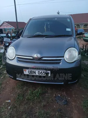 Toyota Sienta 2005 Gray