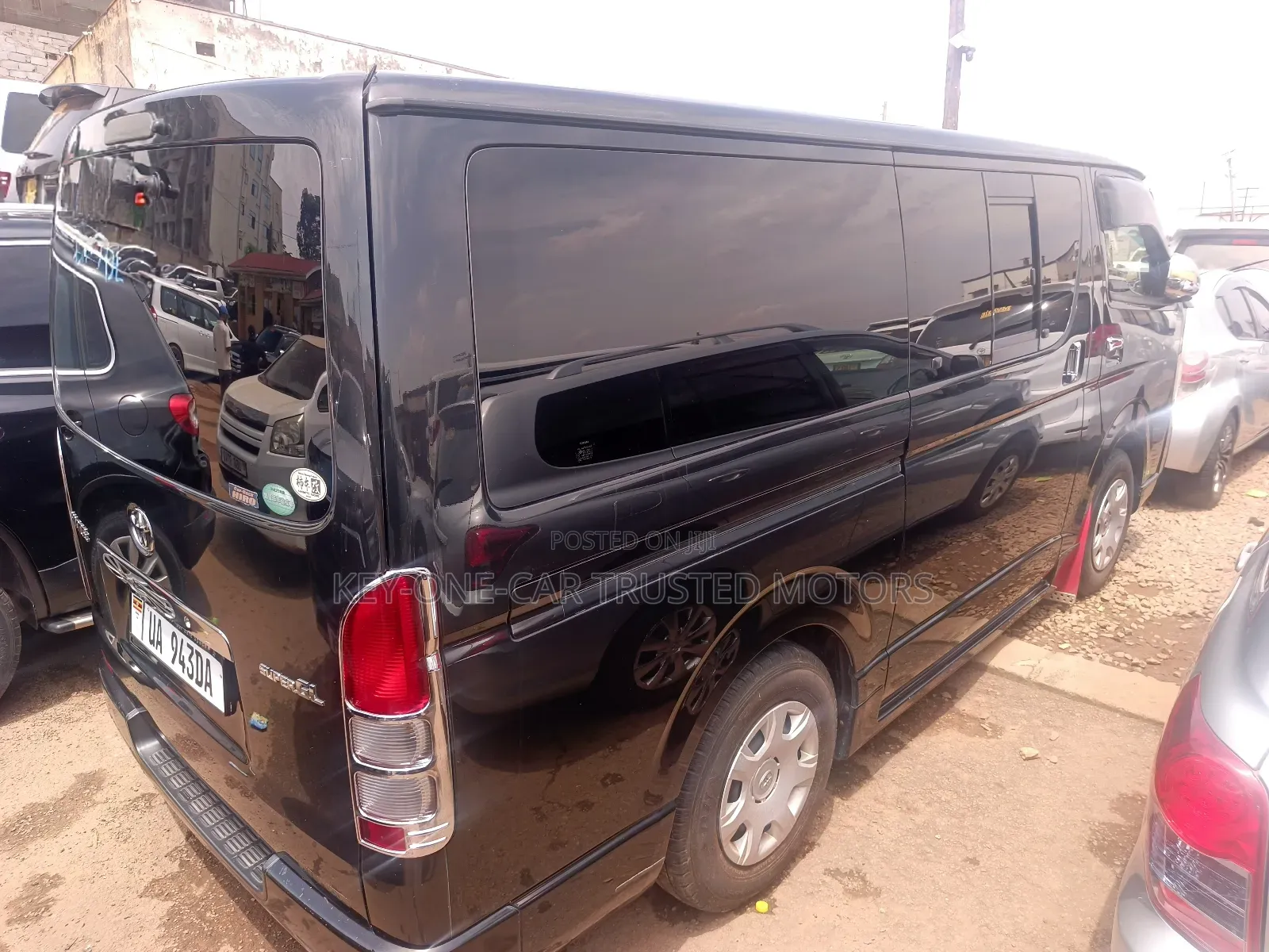 Toyota HiAce 1999 Black