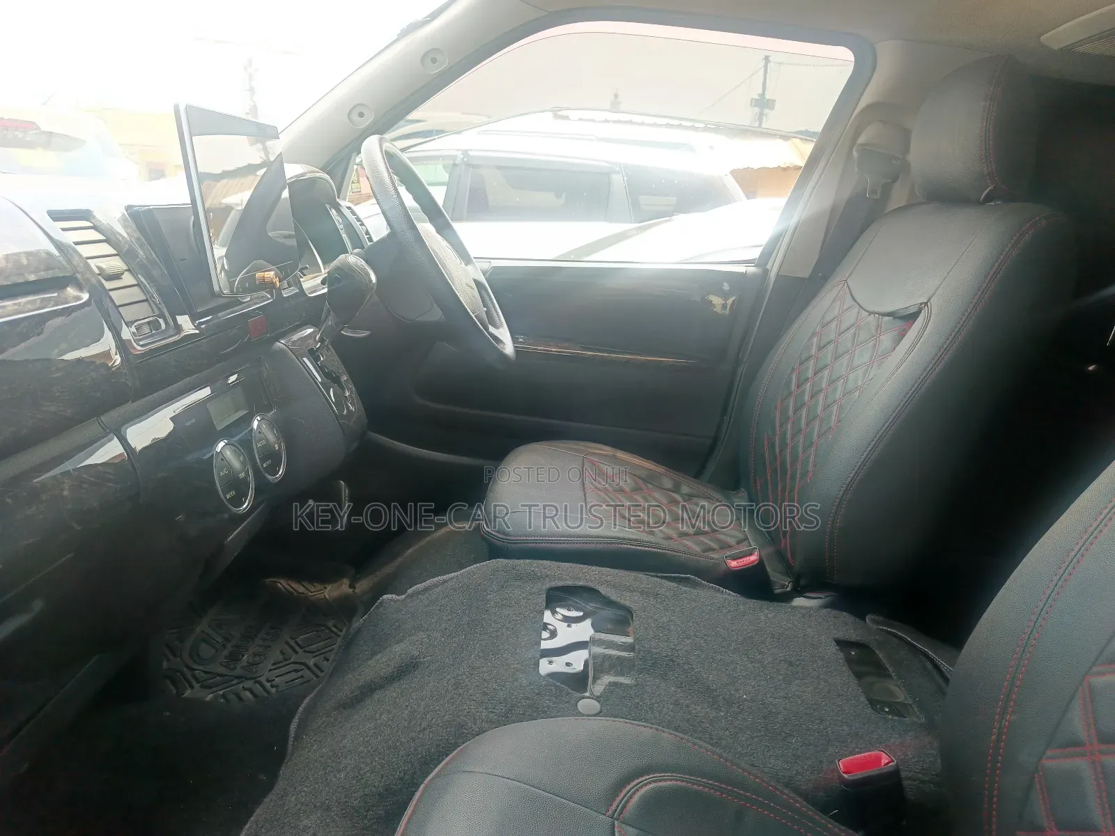 Toyota HiAce 1999 Black