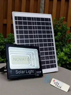 300w Solar Flood Light With Inbuilt Lithium Battery – Waterproof