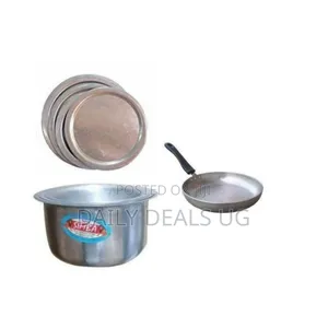 9 Pieces Set of Aluminum Saucepans With Lids and a Frying Pan