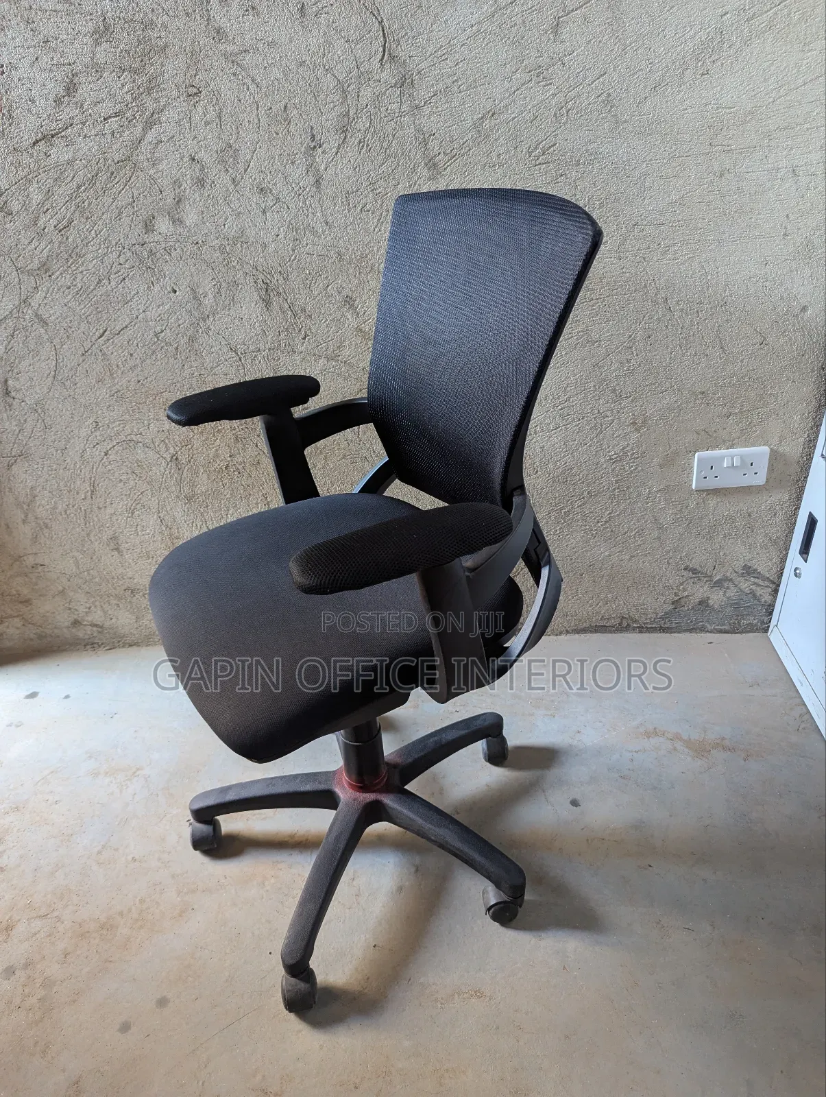 Simple Adjustable Mesh Back Chair