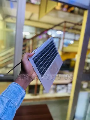 Laptop HP EliteBook 1030 G1 8GB Intel Core I5 SSD 256GB
