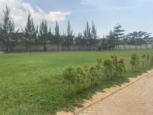 Luxurious And Spacious Gardens For Weddings And Functions In Kisasi