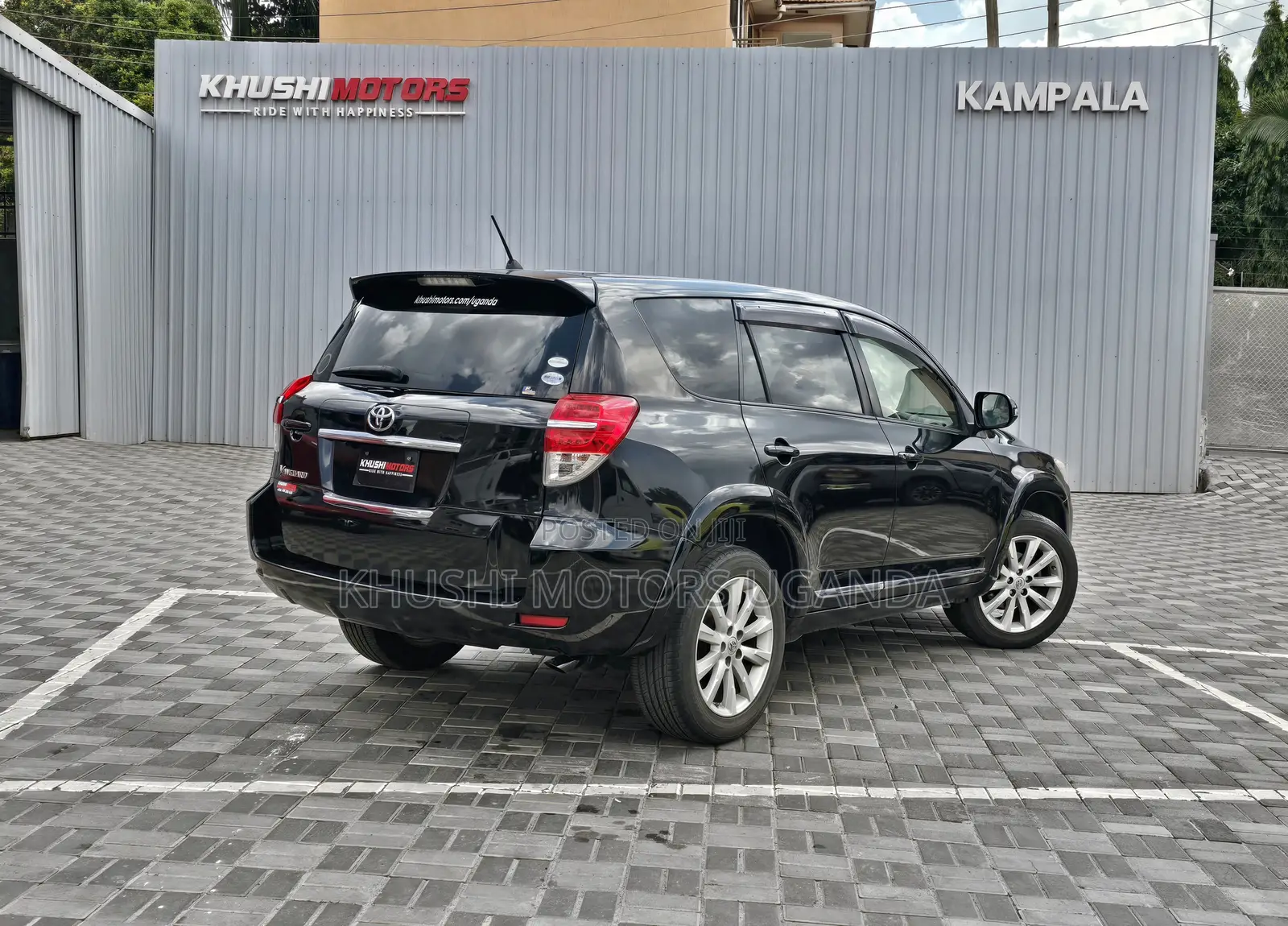 Toyota Vanguard 2012 Black