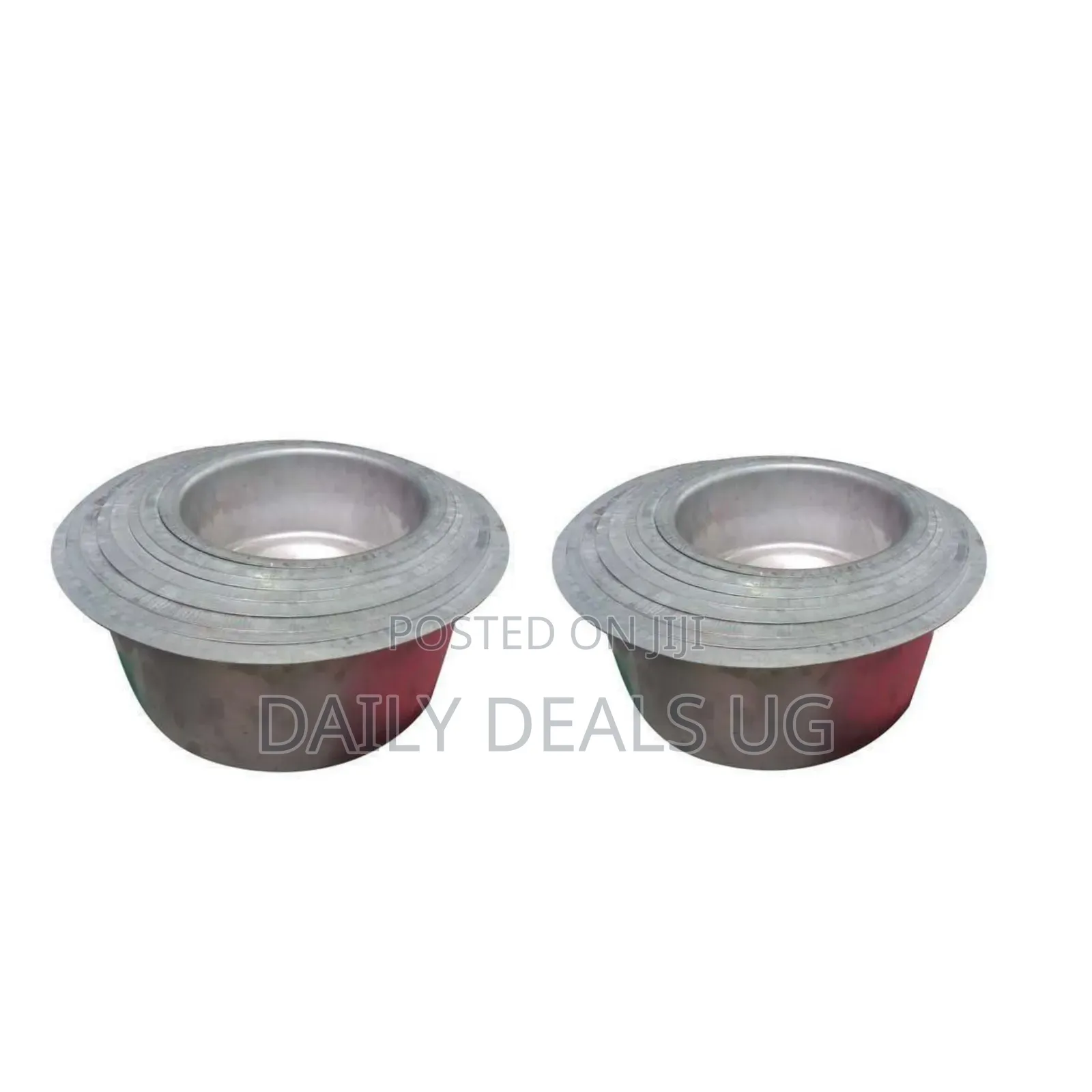 8 Piece Set of Aluminum Saucepans - Silver