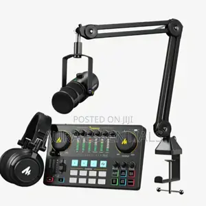 Maono Podcasting Equipment Bundle