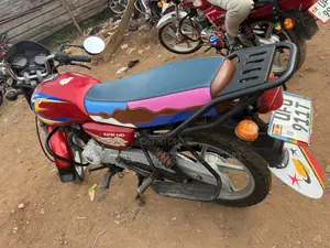 Bajaj CT 125X 2023 Red