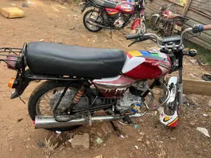 Bajaj Boxer 100 2019 Red