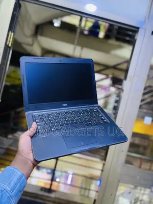 Laptop Dell Latitude 3380 4GB Intel Core I5 HDD 500GB