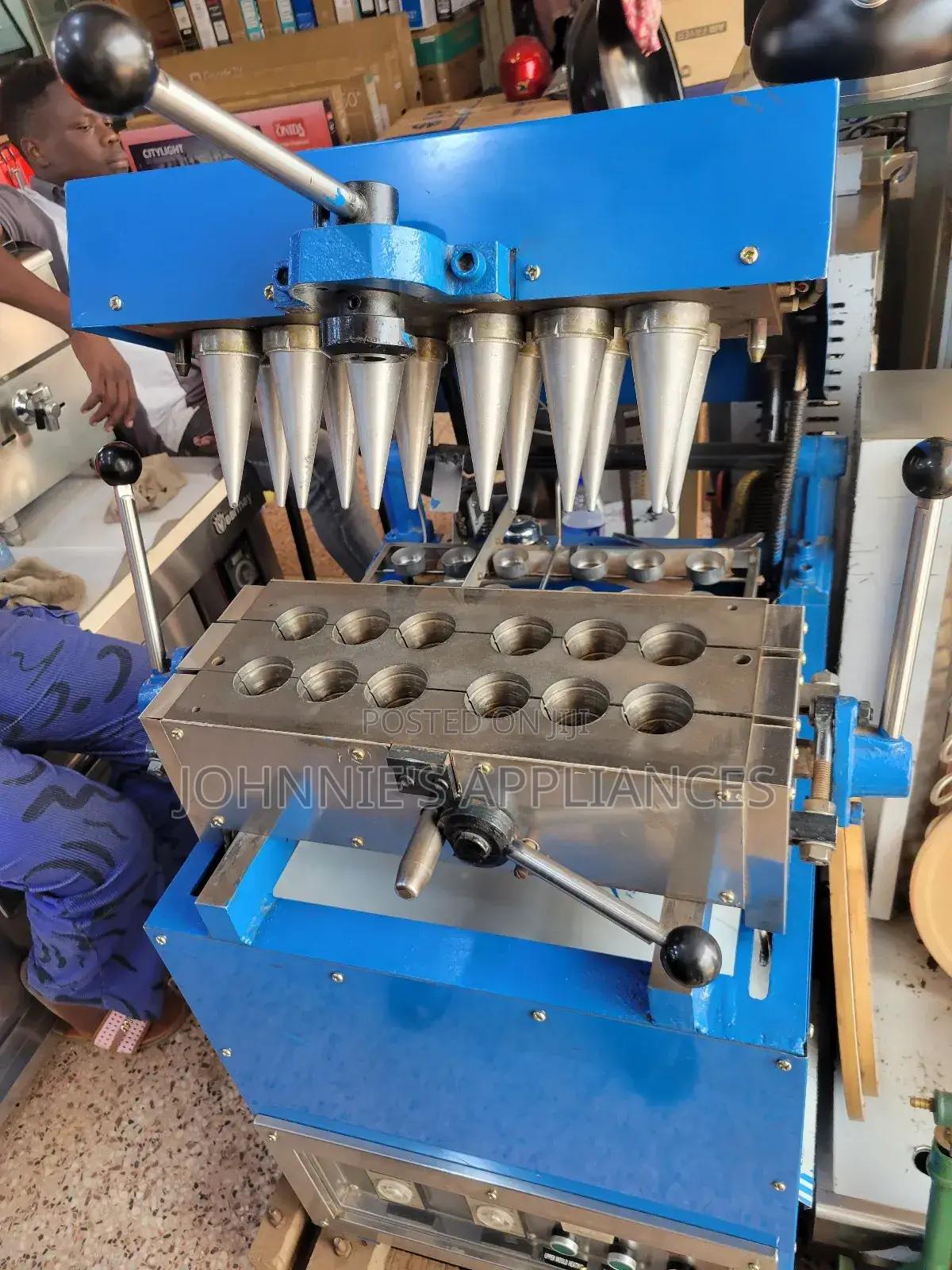 Manual Multi-Mould Ice Cream Cone Making Machine – Commercial Waffle