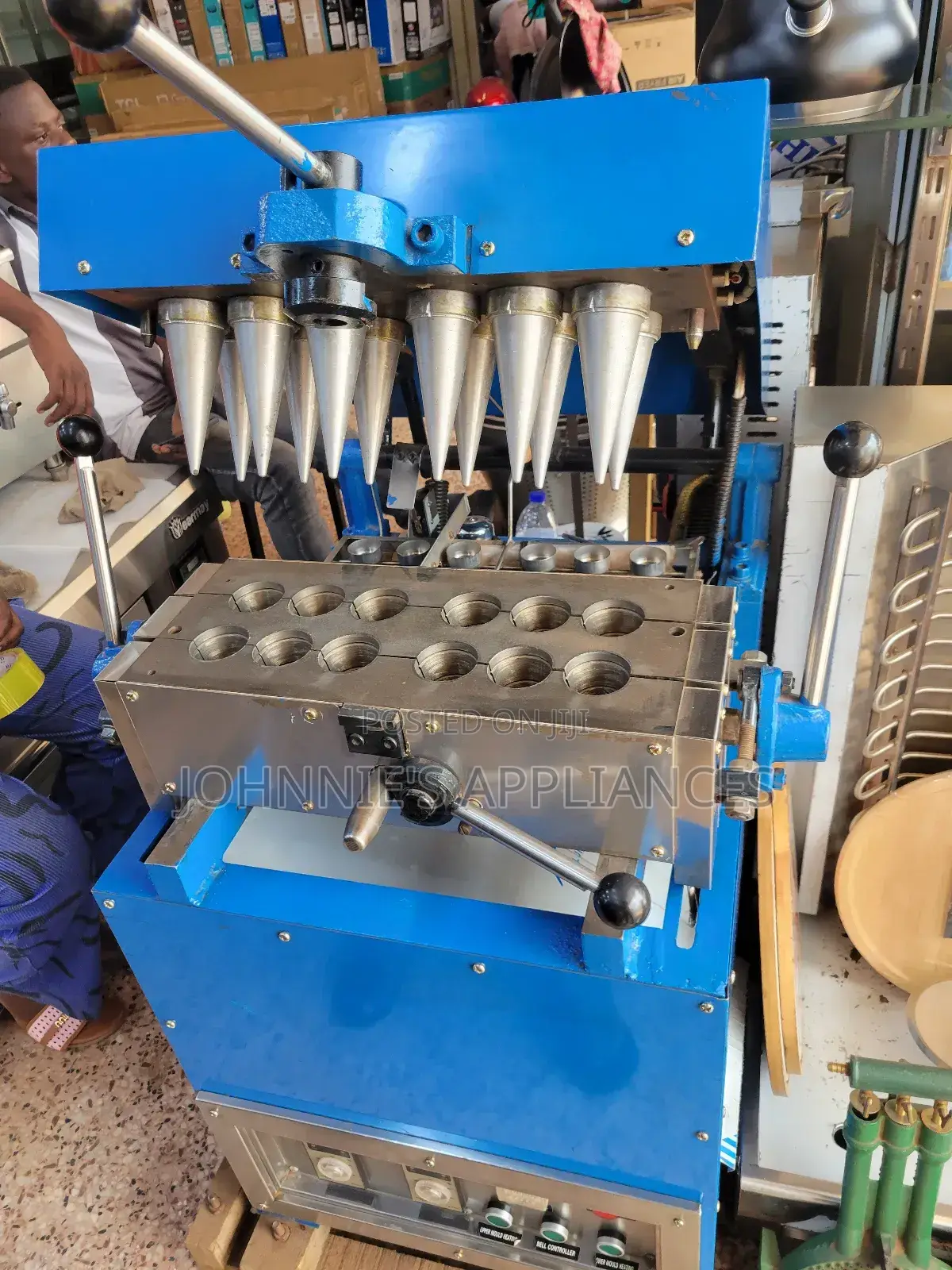 Manual Multi-Mould Ice Cream Cone Making Machine – Commercial Waffle