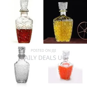 Elegant Crystal Glass Decanter (850ml) - Transparent