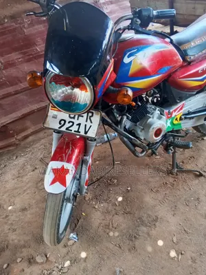 Bajaj Boxer 125 2023 Red
